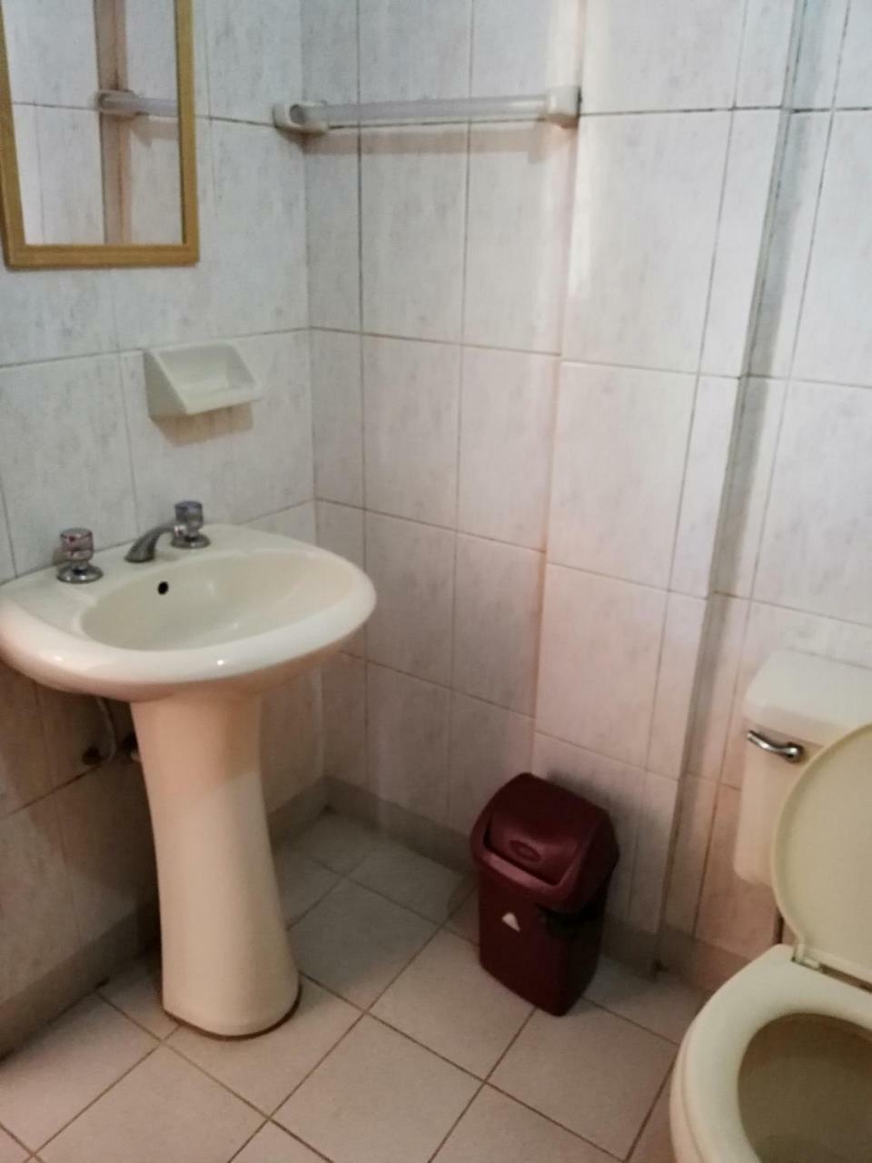 Hotel Las Kantutas Copacabana  Extérieur photo